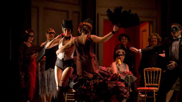 温哥华歌剧院展示了La Traviata