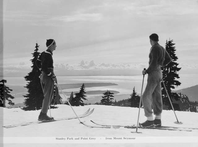 1950年 - 史丹利公园（Stanley Park）和西摩（Seymour）的灰色景色。档案＃CVA 586-5087。